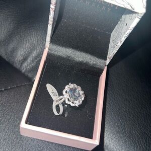 Size 7 silver ring with CZ gems